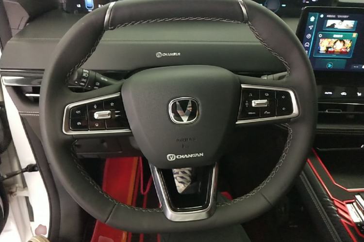 Used CHANGAN UNI-K 2023 2.0T Two-Wheel Drive YueShang Trim Steering Wheel