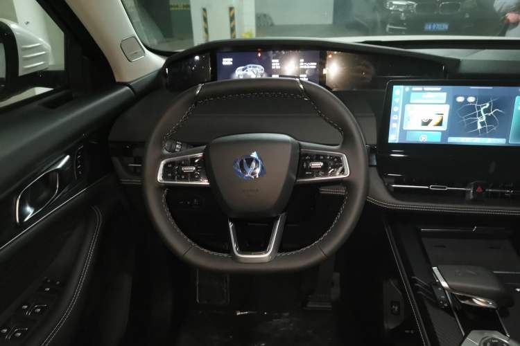 Used CHANGAN UNI-K 2023 2.0T All-Wheel-Drive Enjoyment Version Steering Wheel