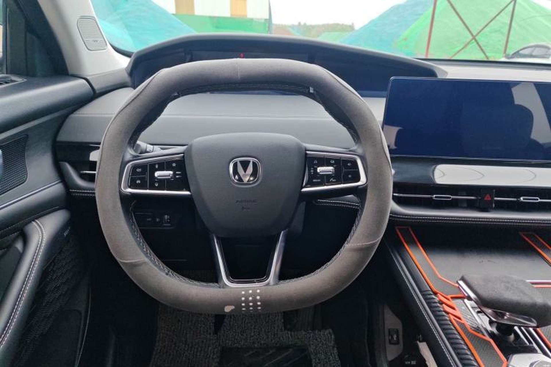 Used CHANGAN UNI-K 2023 2.0T Two-Wheel Drive YueShang Trim Steering Wheel
