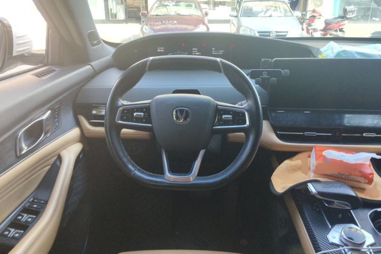 Used CHANGAN UNI-K 2023 2.0T Two-Wheel Drive Enjoyment Version Steering Wheel