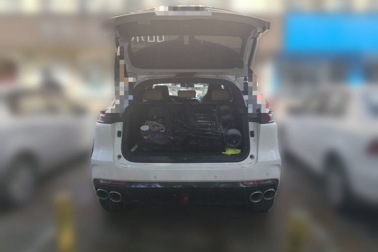 Used CHANGAN UNI-K 2023 2.0T Two-Wheel Drive Enjoyment Version Trunk