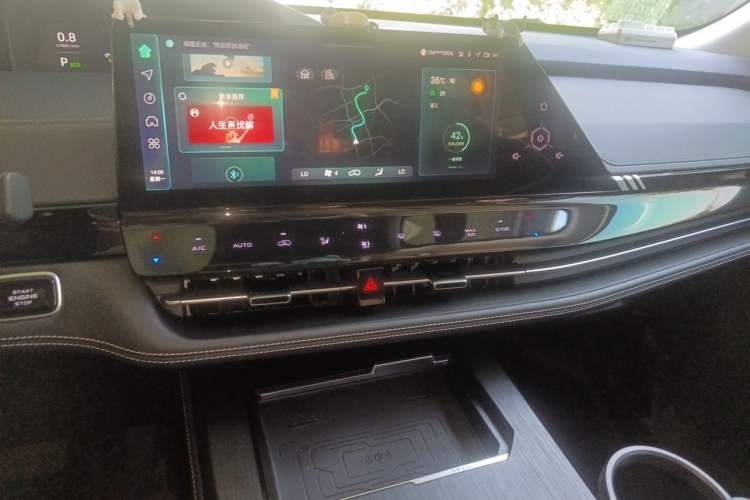 Used CHANGAN UNI-K 2024 2.0T Two-Wheel Drive YueShang Trim Audio And AC Panel
