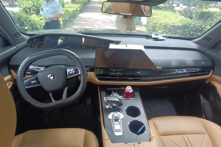 Used CHANGAN UNI-K 2024 2.0T Two-Wheel Drive YueShang Trim Center Console