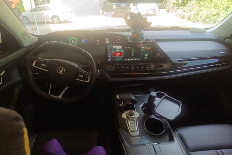 Used CHANGAN UNI-K 2024 2.0T Two-Wheel Drive YueShang Trim Center Console