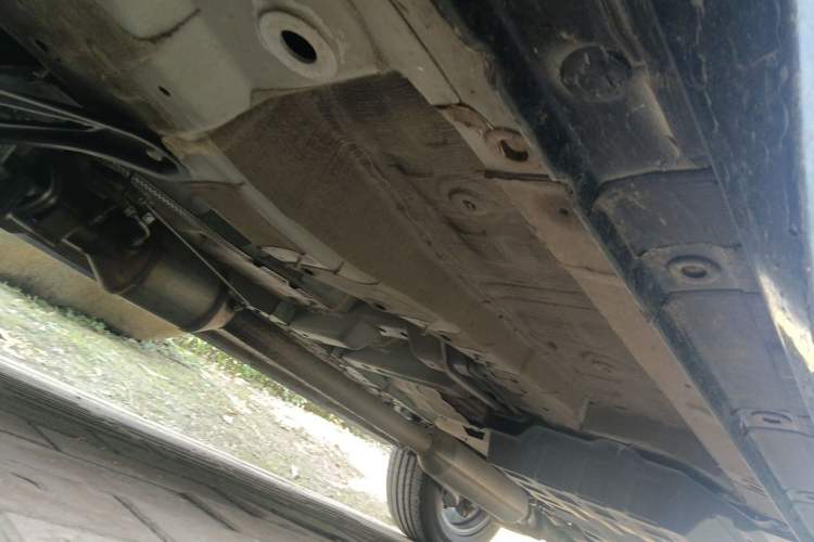 Used CHANGAN UNI-K 2024 2.0T Two-Wheel Drive YueShang Trim Chassis Front Left