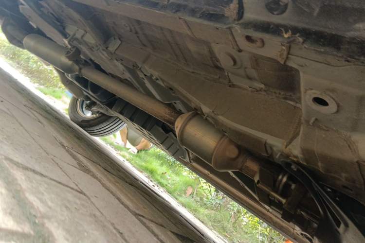 Used CHANGAN UNI-K 2024 2.0T Two-Wheel Drive YueShang Trim Chassis Front Right