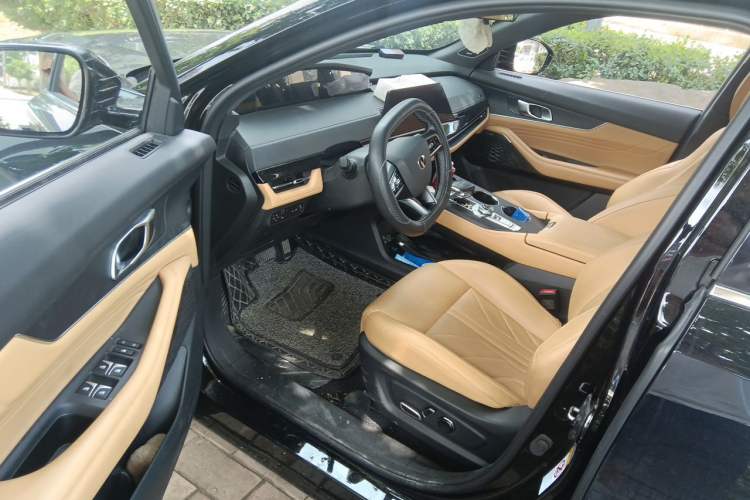 Used CHANGAN UNI-K 2024 2.0T Two-Wheel Drive YueShang Trim Driver Seat