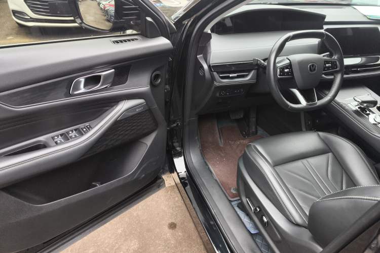 Used CHANGAN UNI-K 2024 2.0T Two-Wheel Drive YueShang Trim Driver Seat