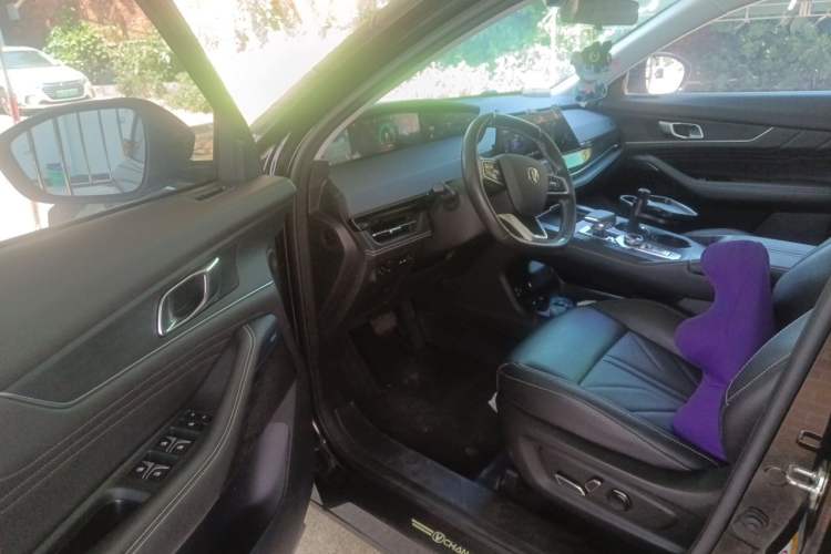 Used CHANGAN UNI-K 2024 2.0T Two-Wheel Drive YueShang Trim Driver Seat