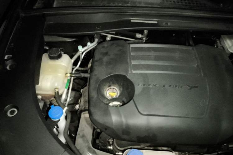 Used CHANGAN UNI-K 2024 2.0T Two-Wheel Drive Global Edition Engine Bay Right