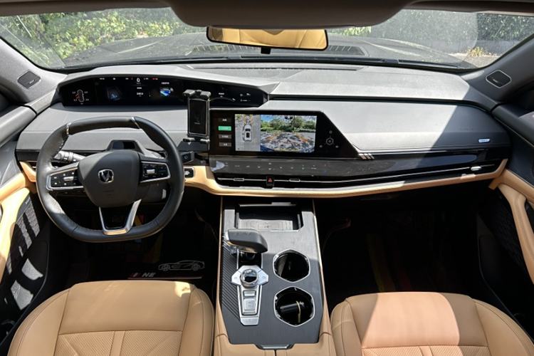 Used CHANGAN UNI-K 2024 2.0T Two-Wheel Drive Enjoyment Version Interior 1