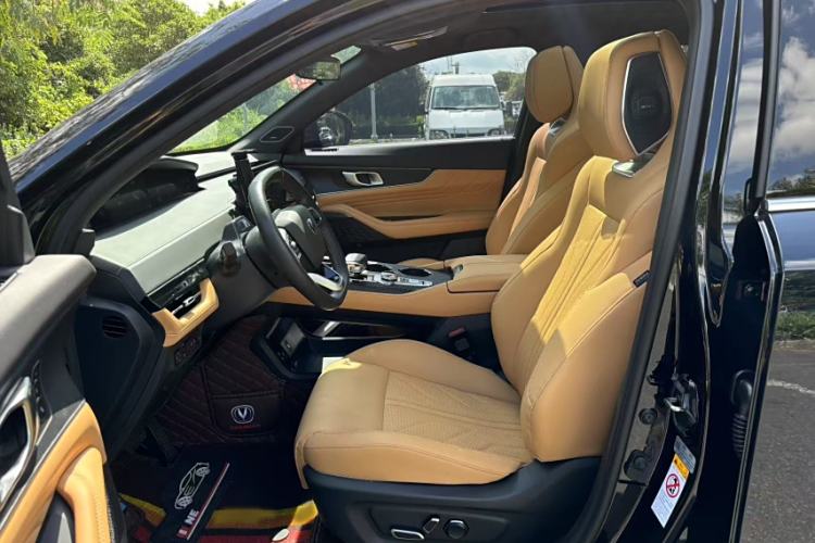 Used CHANGAN UNI-K 2024 2.0T Two-Wheel Drive Enjoyment Version Interior 2