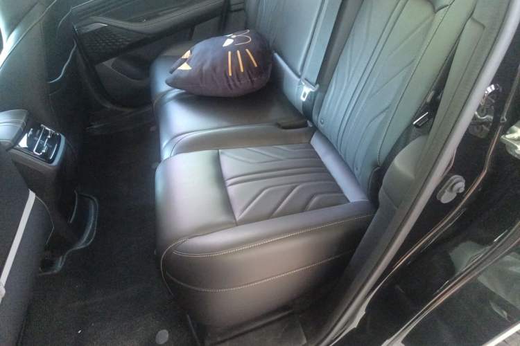 Used CHANGAN UNI-K 2024 2.0T Two-Wheel Drive YueShang Trim Left Rear Seat