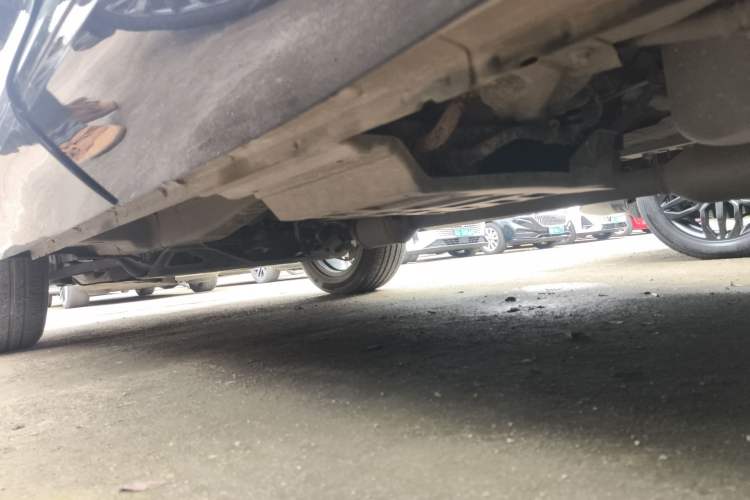 Used CHANGAN UNI-K 2024 2.0T Two-Wheel Drive YueShang Trim Left Side Sill