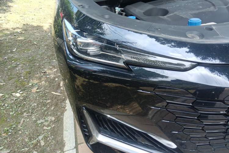 Used CHANGAN UNI-K 2024 2.0T Two-Wheel Drive YueShang Trim Right Front Headlight