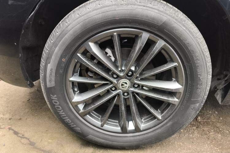 Used CHANGAN UNI-K 2024 2.0T Two-Wheel Drive YueShang Trim Right Rear Wheel Hub
