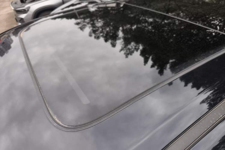 Used CHANGAN UNI-K 2024 2.0T Two-Wheel Drive YueShang Trim Roof