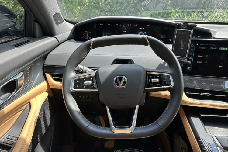 Used CHANGAN UNI-K 2024 2.0T Two-Wheel Drive Enjoyment Version Steering Wheel