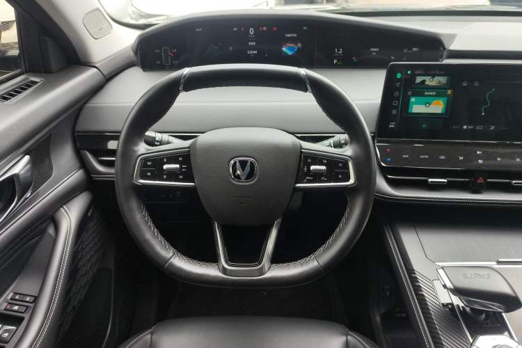 Used CHANGAN UNI-K 2024 2.0T Two-Wheel Drive YueShang Trim Steering Wheel