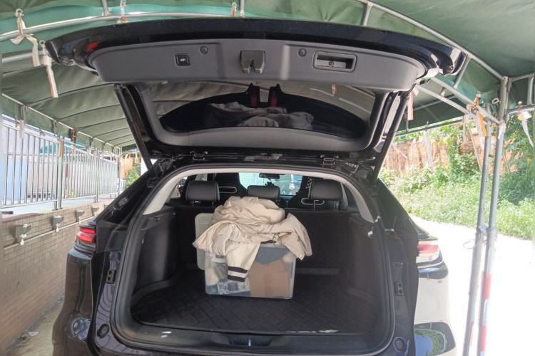 Used CHANGAN UNI-K 2024 2.0T Two-Wheel Drive YueShang Trim Trunk