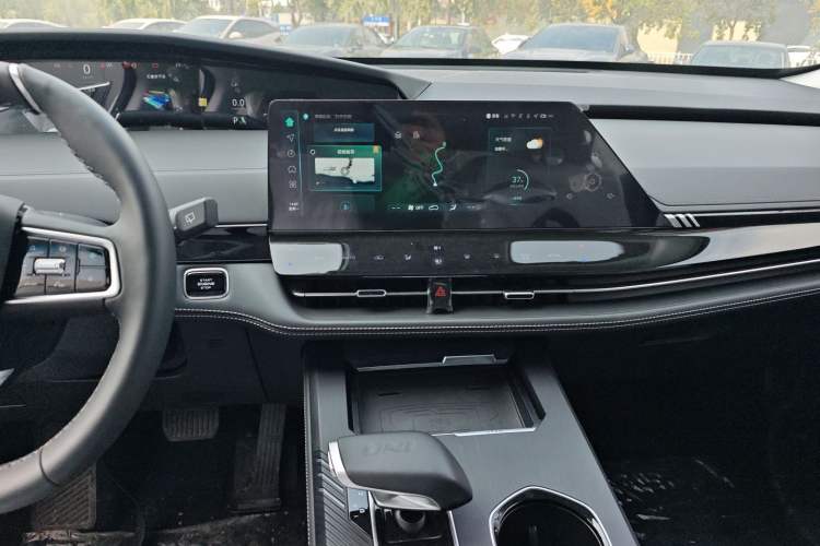 Used CHANGAN UNI-K 2024 2.0T Two-Wheel Drive YueShang Trim Audio And AC Panel