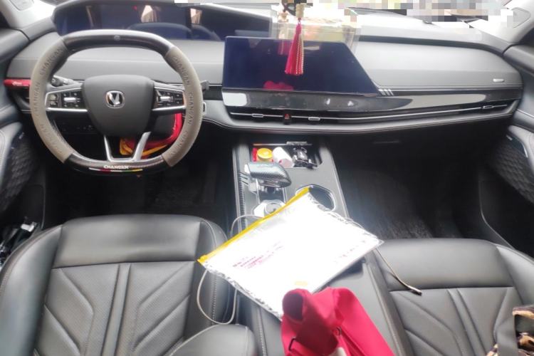 Used CHANGAN UNI-K 2024 2.0T Two-Wheel Drive YueShang Trim Center Console