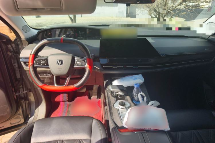 Used CHANGAN UNI-K 2024 2.0T Two-Wheel Drive Global Edition Center Console