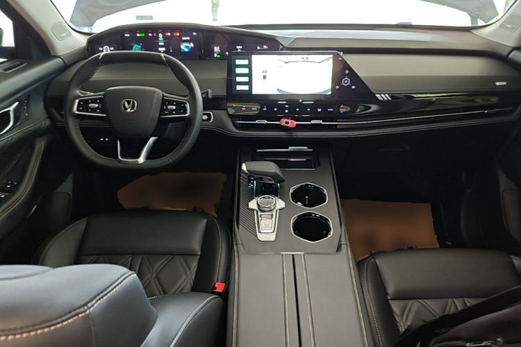 Used CHANGAN UNI-K 2024 2.0T Two-Wheel Drive Global Edition Center Console