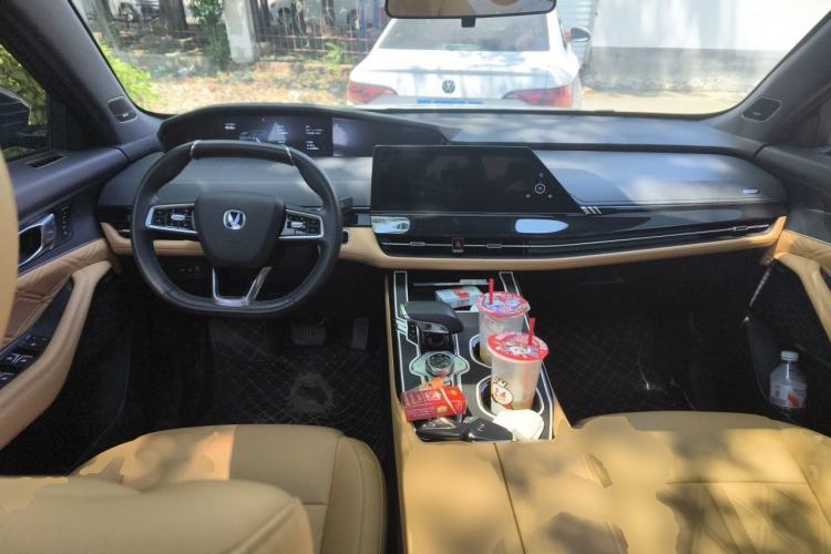 Used CHANGAN UNI-K 2024 2.0T Two-Wheel Drive Global Edition Center Console