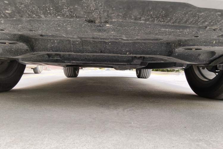 Used CHANGAN UNI-K 2024 2.0T Two-Wheel Drive YueShang Trim Chassis Front