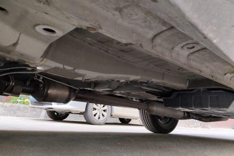 Used CHANGAN UNI-K 2024 2.0T Two-Wheel Drive YueShang Trim Chassis Front Left