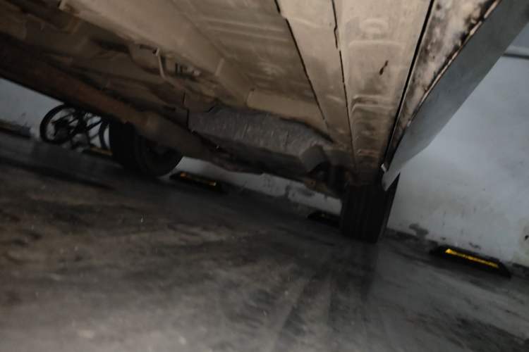 Used CHANGAN UNI-K 2024 2.0T Two-Wheel Drive YueShang Trim Chassis Front Left