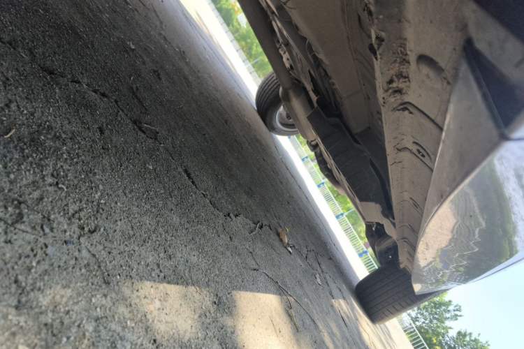 Used CHANGAN UNI-K 2024 2.0T Two-Wheel Drive Global Edition Chassis Front Left
