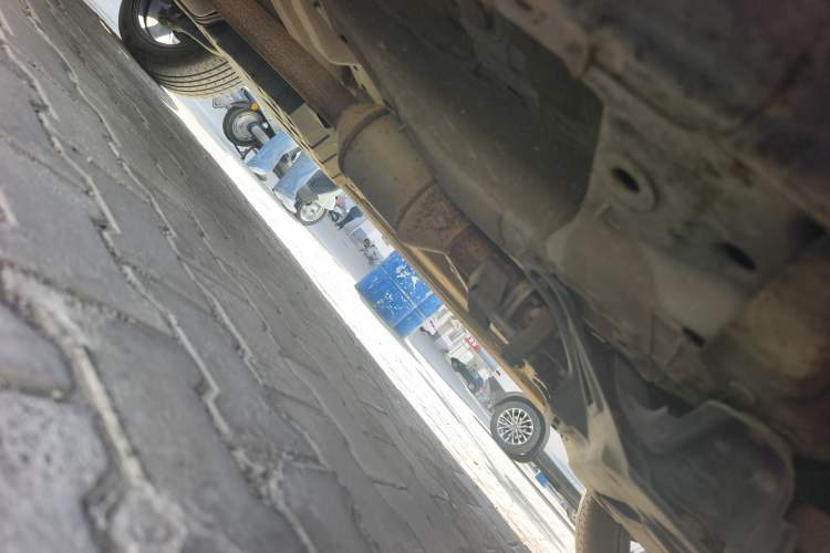 Used CHANGAN UNI-K 2024 2.0T Two-Wheel Drive Global Edition Chassis Front Right