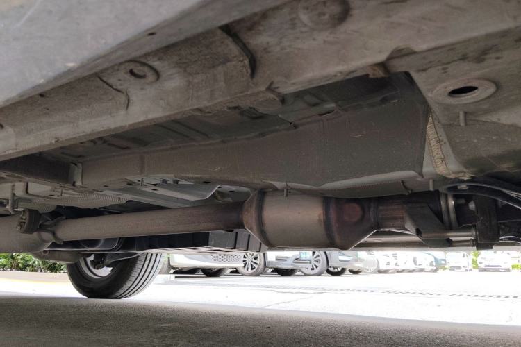 Used CHANGAN UNI-K 2024 2.0T Two-Wheel Drive YueShang Trim Chassis Front Right