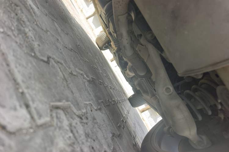 Used CHANGAN UNI-K 2024 2.0T Two-Wheel Drive Global Edition Chassis Rear