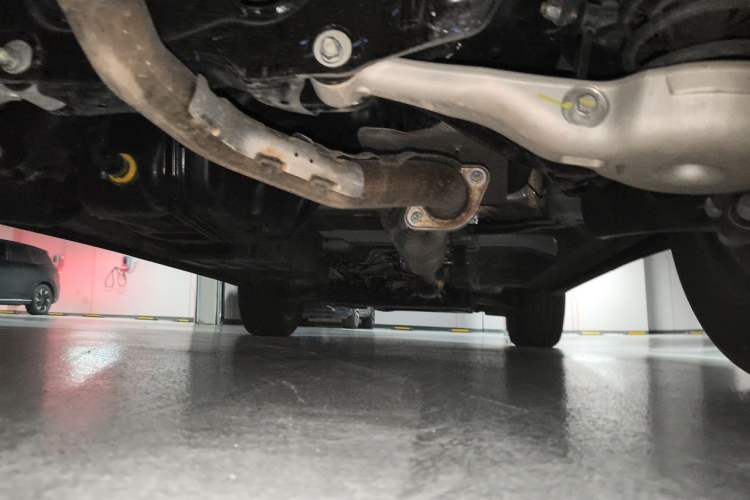 Used CHANGAN UNI-K 2024 2.0T Two-Wheel Drive YueShang Trim Chassis Rear