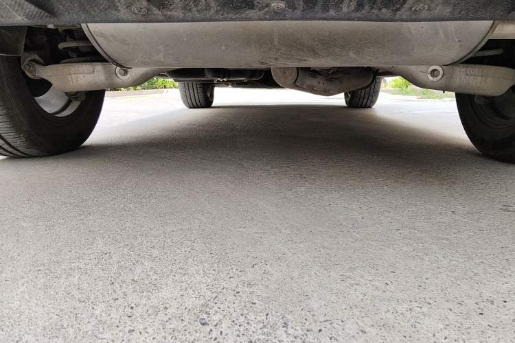 Used CHANGAN UNI-K 2024 2.0T Two-Wheel Drive YueShang Trim Chassis Rear