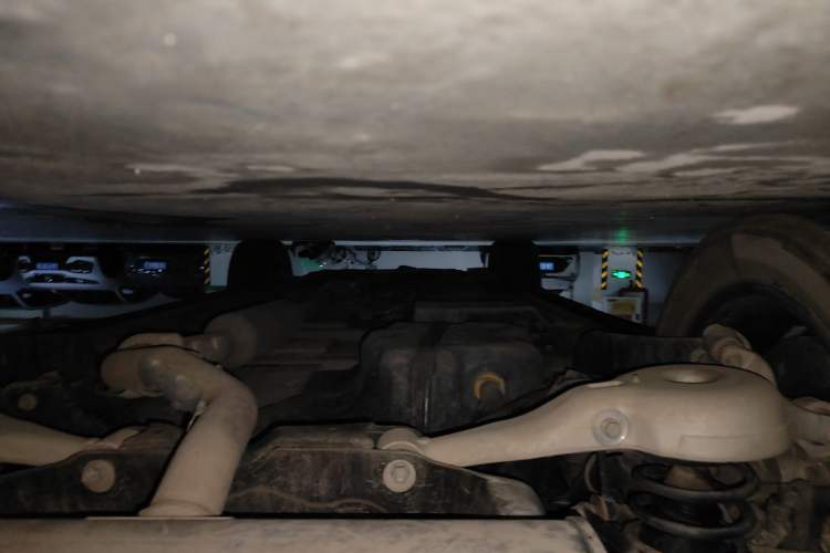 Used CHANGAN UNI-K 2024 2.0T Two-Wheel Drive YueShang Trim Chassis Rear