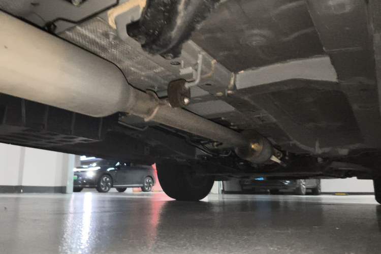 Used CHANGAN UNI-K 2024 2.0T Two-Wheel Drive YueShang Trim Chassis Rear Right