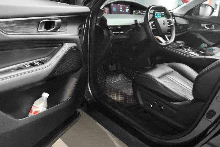 Used CHANGAN UNI-K 2024 2.0T Two-Wheel Drive YueShang Trim Driver Seat