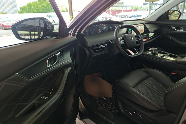 Used CHANGAN UNI-K 2024 2.0T Two-Wheel Drive Global Edition Driver Seat