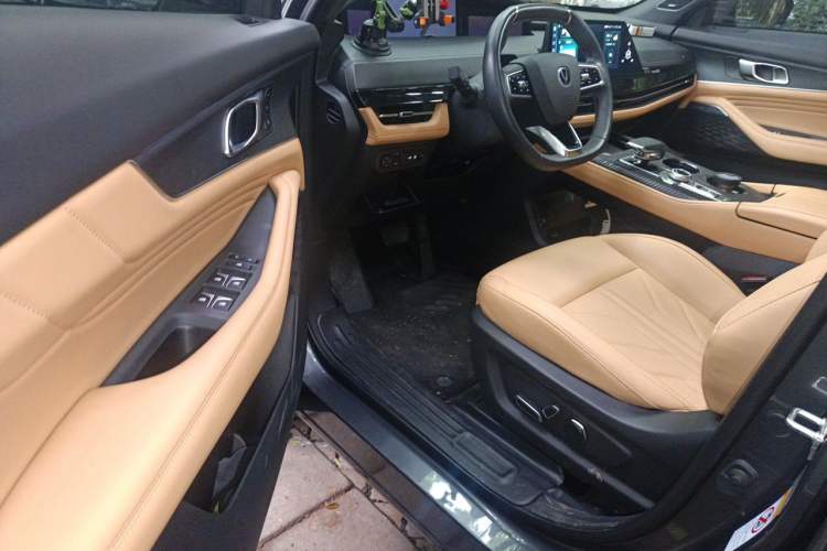 Used CHANGAN UNI-K 2024 2.0T Two-Wheel Drive Enjoyment Version Driver Seat