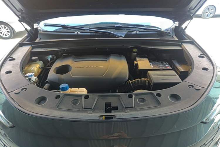 Used CHANGAN UNI-K 2024 2.0T Two-Wheel Drive Enjoyment Version Engine Bay