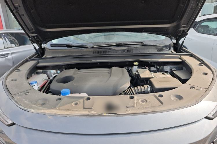 Used CHANGAN UNI-K 2024 2.0T Two-Wheel Drive YueShang Trim Engine Bay