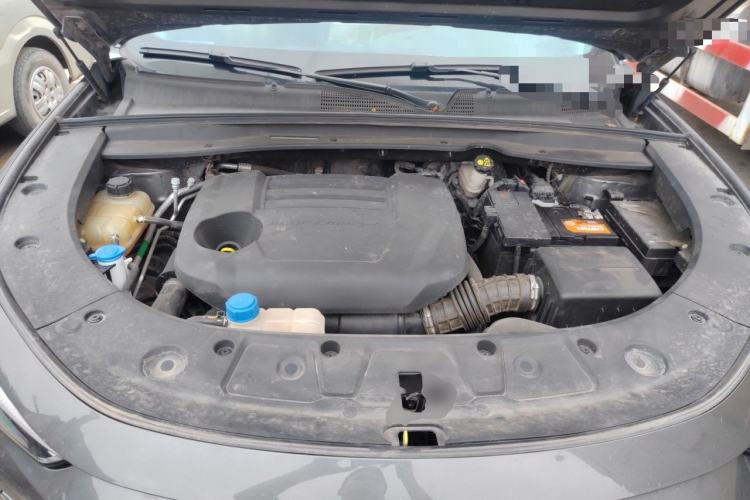 Used CHANGAN UNI-K 2024 2.0T Two-Wheel Drive YueShang Trim Engine Bay