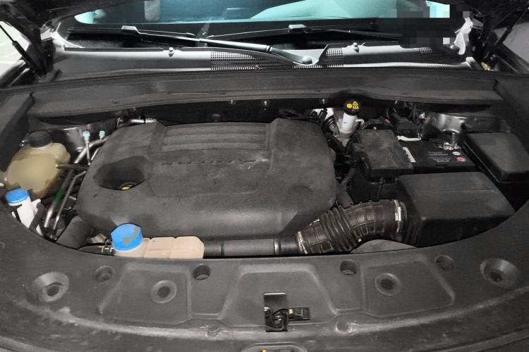 Used CHANGAN UNI-K 2024 2.0T Two-Wheel Drive YueShang Trim Engine Bay