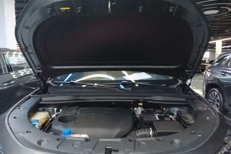 Used CHANGAN UNI-K 2024 2.0T Two-Wheel Drive Global Edition Engine Bay