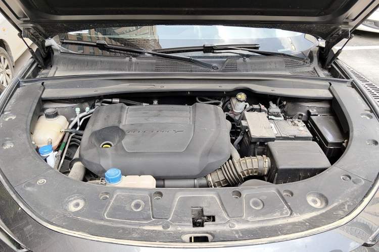 Used CHANGAN UNI-K 2024 2.0T Two-Wheel Drive YueShang Trim Engine Bay