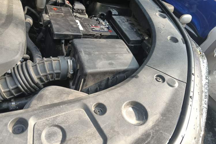 Used CHANGAN UNI-K 2024 2.0T Two-Wheel Drive YueShang Trim Engine Bay Left